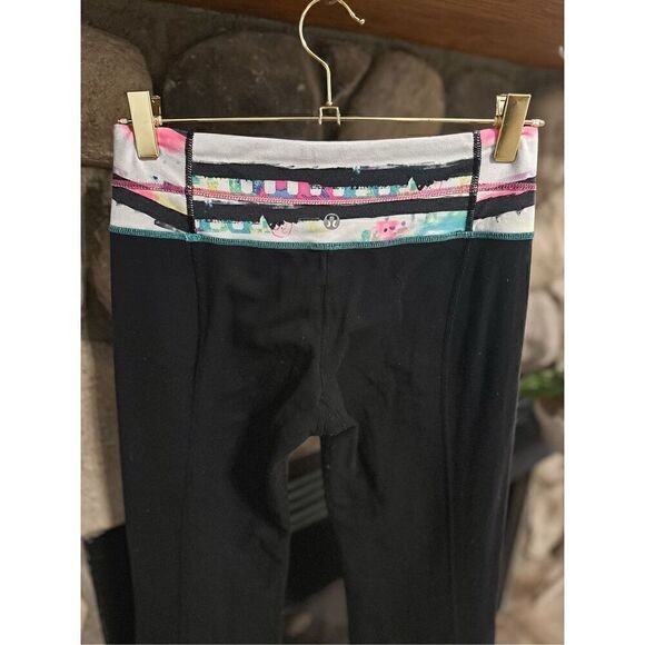 Lululemon flared leggings - Picture 2 of 7